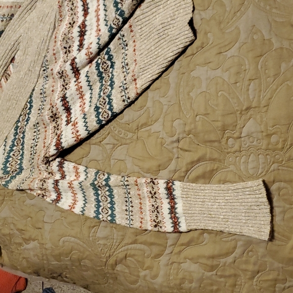 Cardigan. - Picture 4 of 6